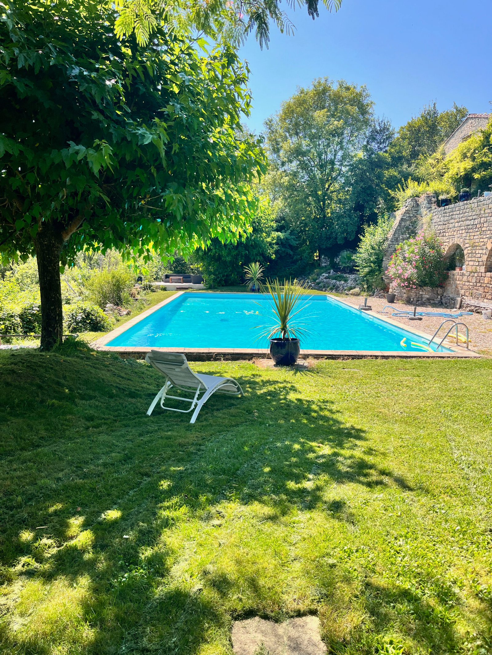 Jardin et piscine de la Maison Aurifat