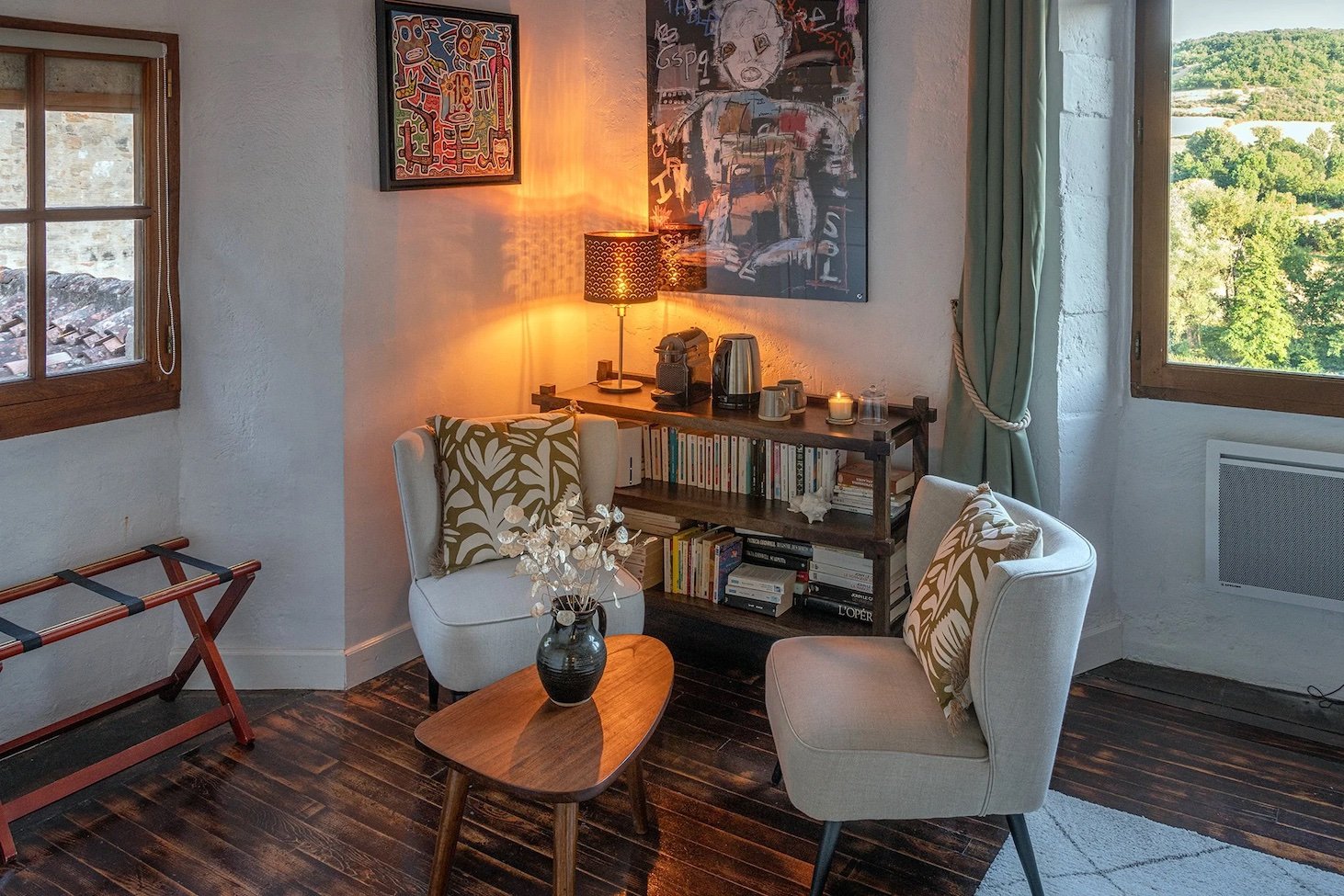 Espace lecture chambre de la tour de la Maison Aurifat